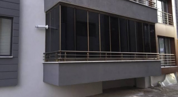 Cam Balkon